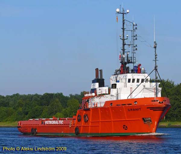 rc offshore tug