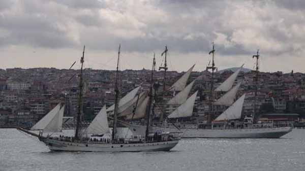 kri dewaruci in Bosphorus model ship plans